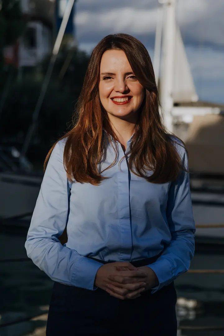 Uzm. Dr. Esra Özsoy Kayaokay - İzmir Fonksiyonel Tıp Uzmanı ve Dahiliye Doktoru Portresi 1